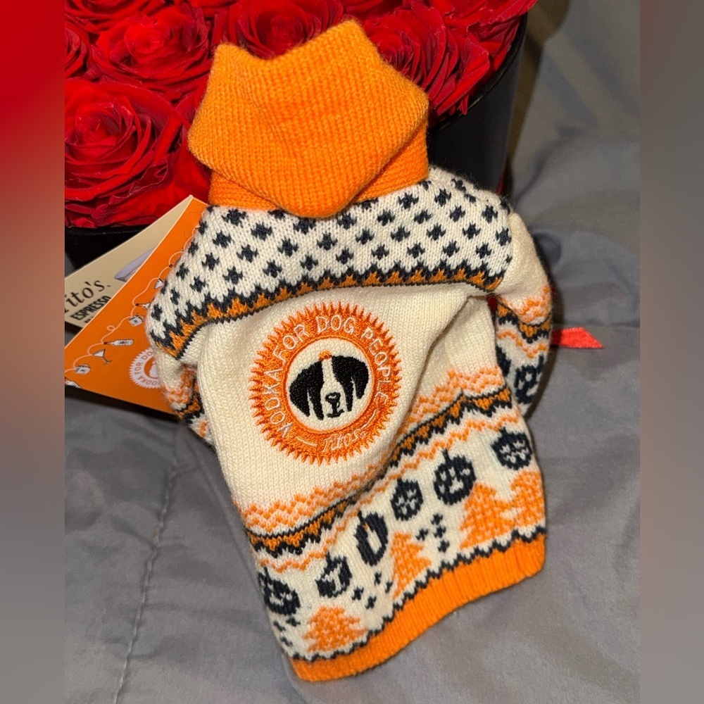 Tito's Handmade Vodka Orange Sweater Gift Set - Picture 3 of 4